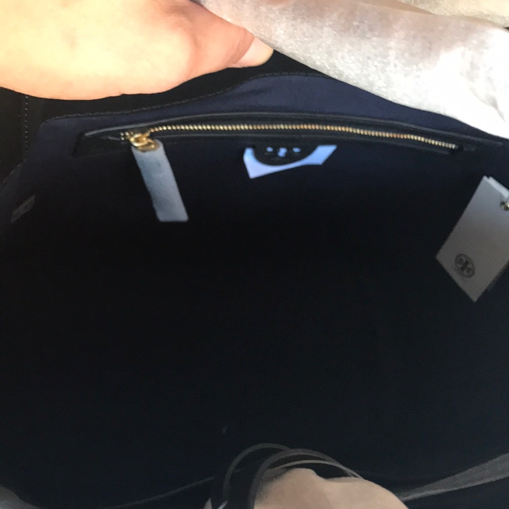 💯%Authentic Tory Burch Brooke leather Tote w Tags - Picture 7 of 8